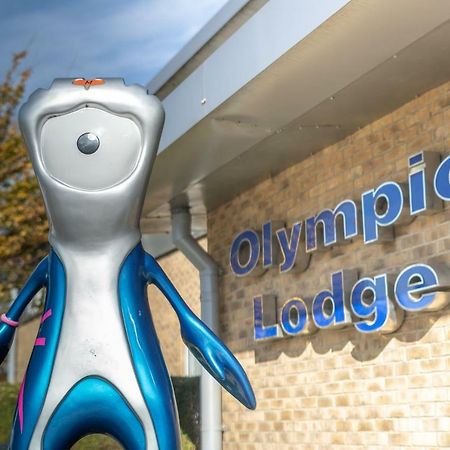 The Olympic Lodge Aylesbury  Exterior photo