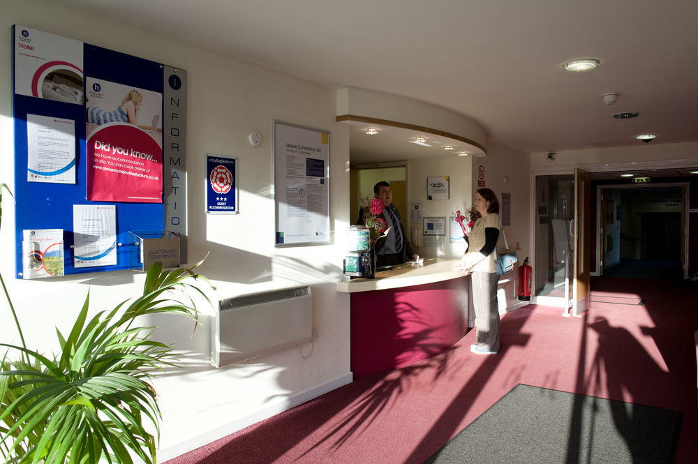 The Olympic Lodge Aylesbury  Exterior photo